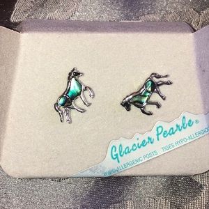 Glacier Pearl Horse Earrings
